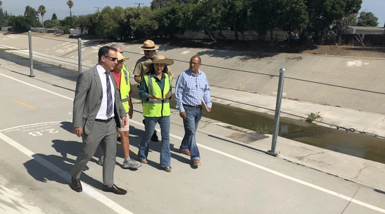 Blumenfield walks the LA River with the River Walkers and the MRCA
