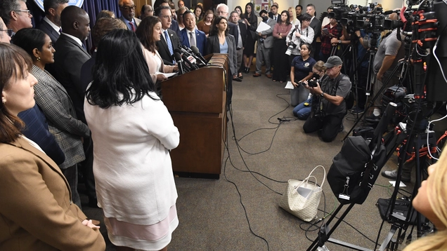 ouncilmember Bob Blumenfield and members of the Los Angeles City Council hosted a press event at LA City Hall to stand in solidarity with Israel.