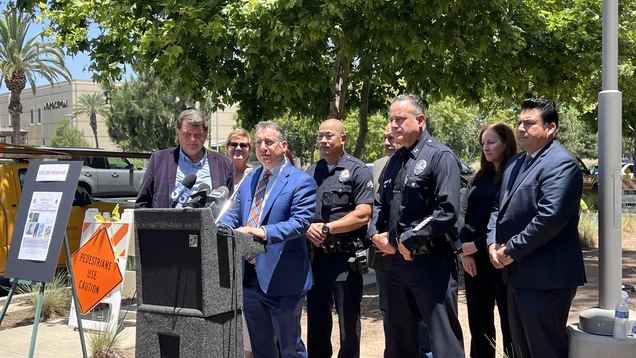 Councilmember Blumenfield announces a $25K reward for stolen plaques.